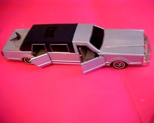 Majorette 1:32 Lincoln Super Stretch Town Car Blue Limousine die-cast metal 3045 - Picture 1 of 5