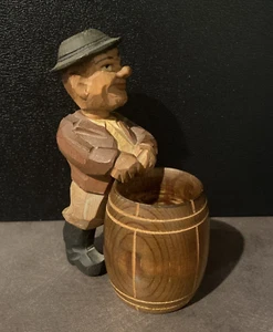 Statuina vintage Anri legno intagliato a mano botte porta stuzzicadenti Italia - Foto 1 di 14