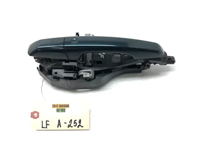 Jaguar XF 2016-2020 conductor izquierdo delantero exterior manija de puerta con soporte fabricante de equipos originales. Foto 1 de 4
