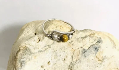 Anillo de alambre hecho a mano vintage de bolas de ojo de tigre y cuentas de plata esterlina 925 Foto 1 de 4