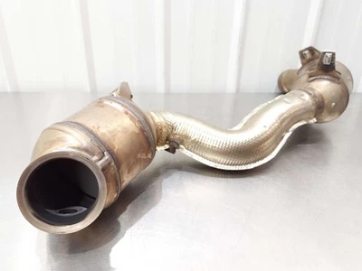 Mercedes E63S 2020 AMG W213 escape derecho convertidor catalítico Foto 1 de 4