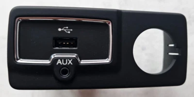 JEEP RENEGADE 12V SOCKET/ USB PN 07357049620 - Image 1 of 2