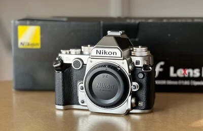 Nikon Df Gehäuse (12.618 Ausl.) NEUWERTIG D f vom händler Private-fotografie.nl - Bild 1 von 4