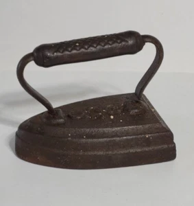 Vintage Heavy Cast Iron #8 Clothes Iron Door Stop Old American almost 8 pounds - Picture 1 of 10
