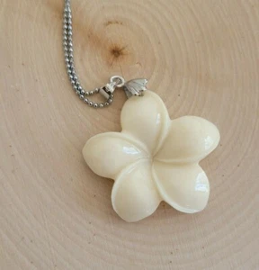 Hawaiian Synthetic White Pendant W 18" Metal Ball Chain Necklace Plumeria Flower - Picture 1 of 5