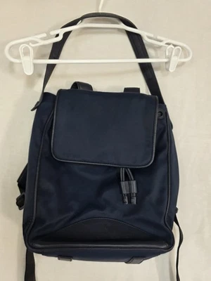 Mochila Cole Haan Zerogrand azul marino de nailon CHR14036 con cordón asa superior (P3) Foto 1 de 4