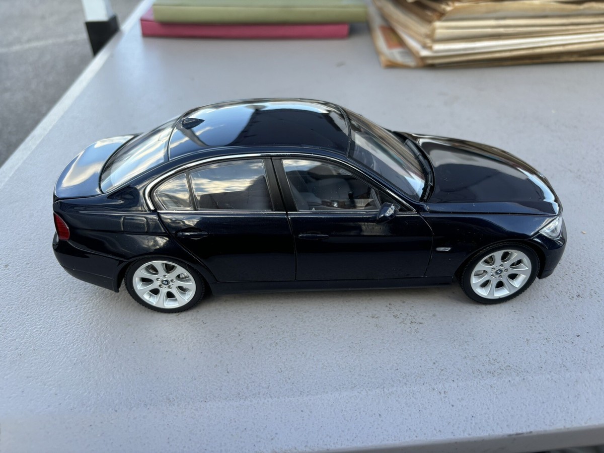 Kyosho BMW 1:18 Contemporary Manufacture Diecast Cars