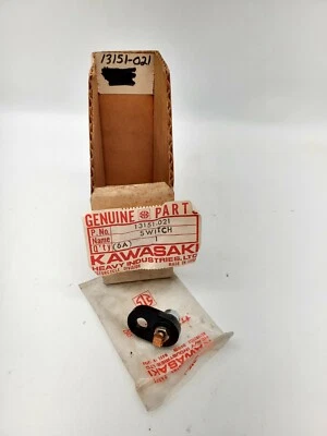 Nuevo interruptor neutro Kawasaki S1 S2 S3 KH KH400 KH250 Mach I II NUEVO 13151-021 Foto 1 de 4