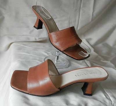 Mules sabots cuir fauve T 36,5  37 confection italienne  très bon état  - Photo 1/4