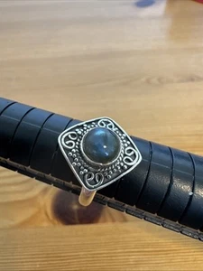 Sterling Silber Labradorit Ring mit verzierter quadratischer filigraner Fassung, Gr. 7 - Bild 1 von 6