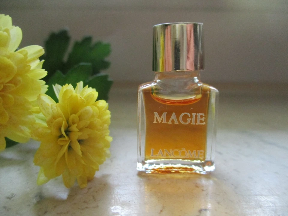 AUS SAMMLUNG GANZ SELTENE PARFUM MINIATUR VON LANCOME MAGIE 2 ML PARFUM - Bild 1 von 1