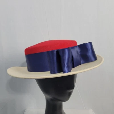 Sombrero de Navegante de Lana Vintage Doble Arco Borde Rojo, Azul, Crema Náutico Patriótico EE. UU. Foto 1 de 4