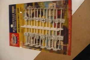 Vintage 1960s Plasticville No. 2414 RAILROAD & STREET SIGNS 24 pc litho in USA - Picture 1 of 1