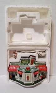 COCA-COLA SCOOTER'S DRIVE IN Iluminado Años 50 Diner Town Square Collection 1996 Nuevo en Caja - Imagen 1 de 13