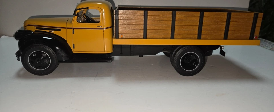 (NO BOX) 1941 Highway 61 1/16 Truck - Image 1 of 4