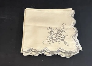 VINTAGE MADEIRA HAND EMBROIDERY 12 Napkins Grape Leaf Grapes 17” X 16” Fine - Picture 1 of 8