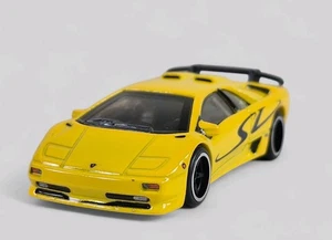 1995 LAMBORGHINI DIABLO SV Diorama Collectible DieCast Model 1:64 Yellow LOOSE - Picture 1 of 8