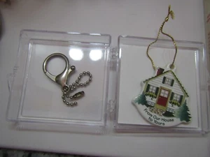 LONGEARGER POTTERY CHRISTMAS FROM OUR HOUSE TO YOURS KEY RING/ORNAMENT GIFT BOX - Picture 1 of 6