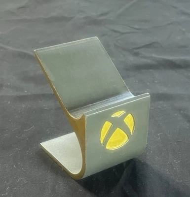 Xbox One Wireless Controller Stand: HALO/ MASTER CHIEF Custom Color Scheme - Image 1 of 4