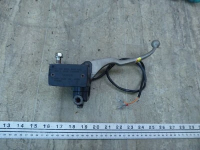 1982 Suzuki GS450T GS450 S576-1) front brake master cylinder - Image 1 of 4