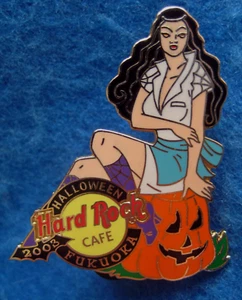 BOTAS FUKUOKA HALLOWEEN SEXY SERVER GIRL CALABAZA WEB 2003 Hard Rock Café PIN LE - Imagen 1 de 1