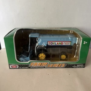 Motor Max Fleet Farm 2024 Toyland Farm Series Combine Harvester Die Cast NIB - Picture 1 of 7