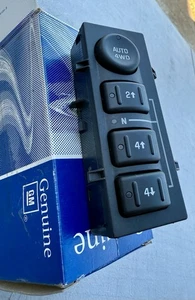 NOS OEM Genuine GM 2003-2007 4WD Transfer Case Switch 19259313 - Imagen 1 de 10