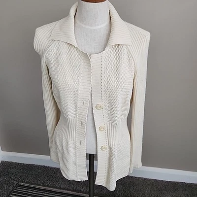 Cárdigan tejido delantero con botones crema St. John talla P Foto 1 de 4