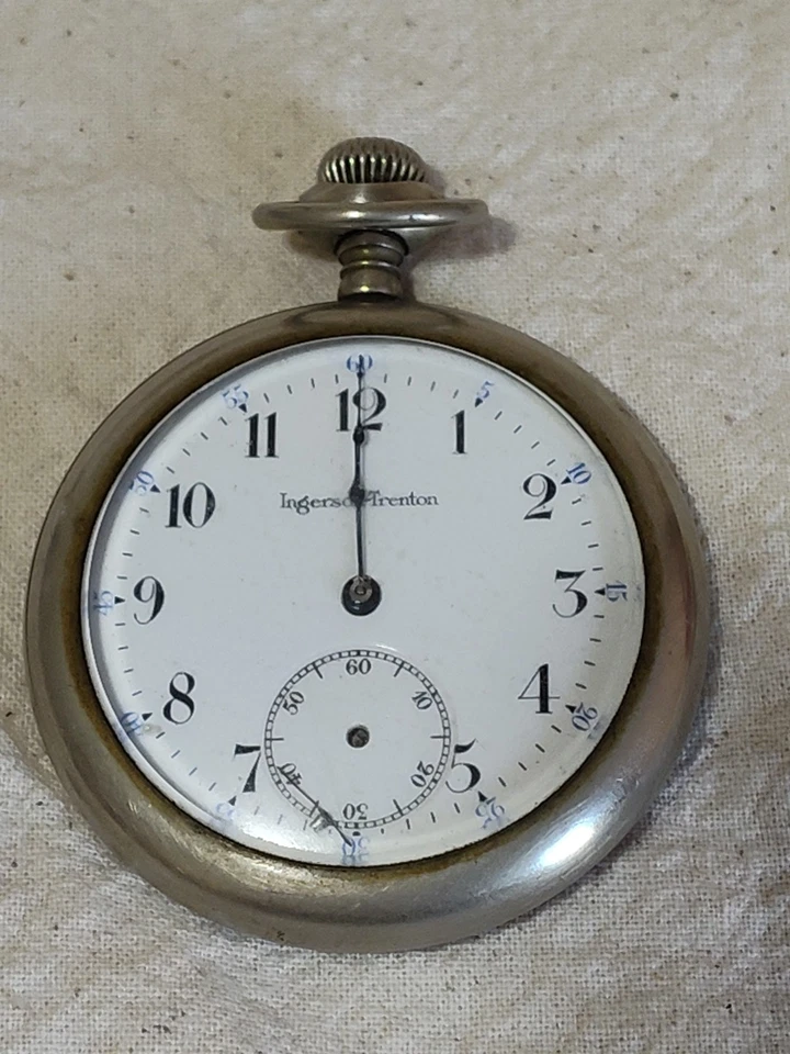 1909 Ingersoll-Trenton Pocket Watch Needs Repair D16 - Image 1 of 4