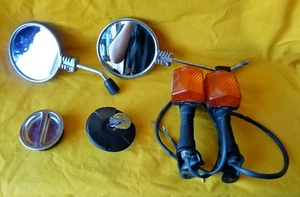Rétroviseurs Clignoteurs Bouchons Réservoir Moto Scooter Anciens Vintage Rétro - Photo 1/12