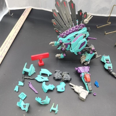 Hasbro Zoids Dark Spiner Figure Model Kit #060 1/72, Needs to be reassembled - Image 1 of 4