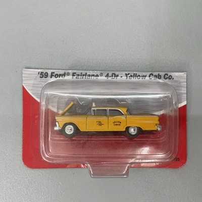 Литая под давлением желтая кабина такси Classic Metal Works HO 1:87 Mini 1954 Ford Fairlane - Изображение 1 из 3