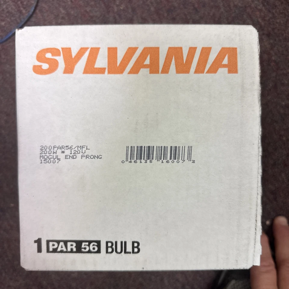 SYLVANIA  200PAR56/MFL-120v (15007) -3d - Image 1 of 1