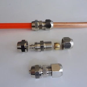 Fitting Soft Tube OD 5/16" or 8mm Air Quick Connect to Compression 5/16" OD Tube - Picture 1 of 3