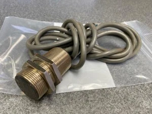 Cutler-Hammer Eaton E57-30PBS10-A  Inductive Proximity Switch - Picture 1 of 1