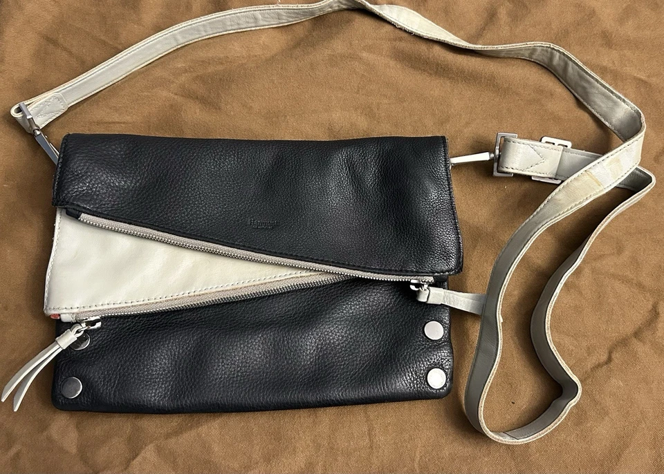 CUERPO BANDOLERA DE CUERO HAMMITT DILLON MEDIANO PRECIO DE VENTA SUGERIDO POR EL FABRICANTE $495 Foto 1 de 4