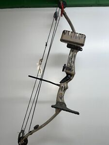 Used Hoyt Eclipse Super Slam - Right Hand - 60lbs - 26"-31" - Military Camo