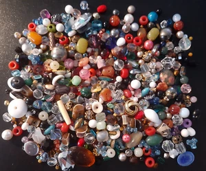 Lot of Mid-Century Beads/Rhinestones/Findings/Metal/Plastic/Glass/Crystal/Stone - Picture 1 of 5