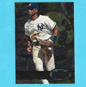 1997 Skybox Metal Universe Bernie Williams #125 Yankees - Picture 1 of 1