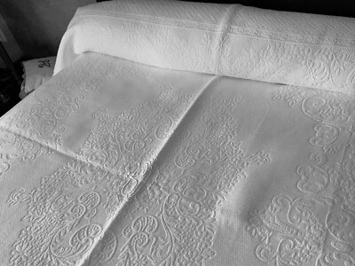 LINGE Ancien Couvre Lit De Mariage LYS  2 Côtés  Festonnés Monogrammes BT - Photo 1/4