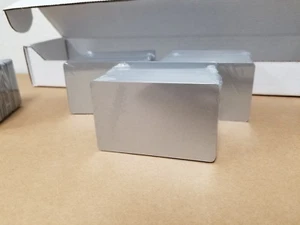Tarjetas de PVC metálico plateado en blanco, CR80,30 mil, tamaño de tarjeta de crédito - EE. UU. - paquete de 100 - Imagen 1 de 6