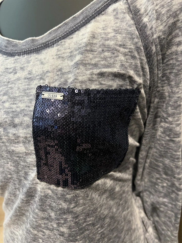 Camiseta Guess para mujer (L) grande de gran tamaño manga corta cuello redondo ligera Foto 1 de 4