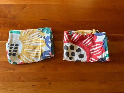 Juego de 2 fundas de almohada estándar Ikea Sommaraster 20”x 28” florales Foto 1 de 4