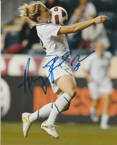¡FOTO FIRMADA POR AMY RODRÍGUEZ FÚTBOL FEMENINO DE EE. UU. 8x10! Autógrafo - Imagen 1 de 1