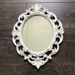 "Espejo montado en la pared ovalado ornamentado vintage, blanco 16"" x 12,5""" - Imagen 1 de 6