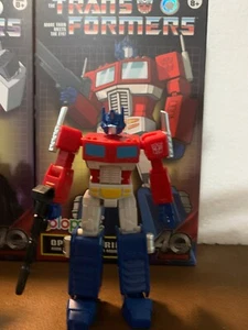 Yolopark OPTIMUS PRIME transformers g1 gen 1 AMK model kit Hasbro, New Assembled - Picture 1 of 2