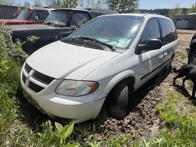 Brazo de control inferior delantero izquierdo Dodge Caravan 01 02 03 04 05 06 07 Foto 1 de 4