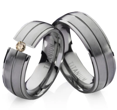 2 Eheringe Trauringe mit echtem Diamant Verlobungsringe aus Titan Gravur TLB2 - Bild 1 von 4