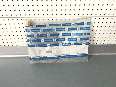 Parrilla de altavoz trasero gris 1996-1997 Chevrolet Astro GM OEM NOS 15986411 Foto 1 de 3