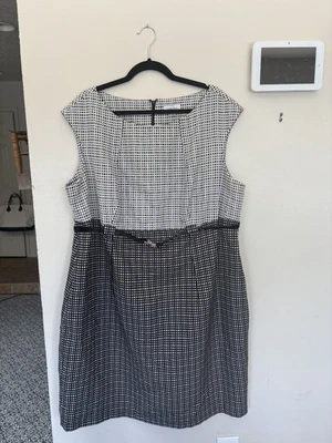 Calvin Klein women's black & white dress size 20W excellent condition - Image 1 of 3